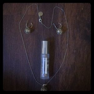 Diffuser necklace and earring set